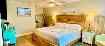 Coast Oaks Cottage 3 1 Bedroom Cottage by RedAwning