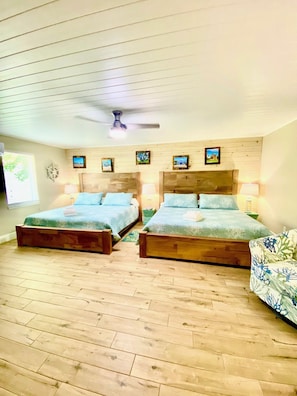 Studio | Laptop workspace, iron/ironing board, free WiFi - Coast Oaks Cottage 4 1 Bedroom Cottage by RedAwning (Rockport)