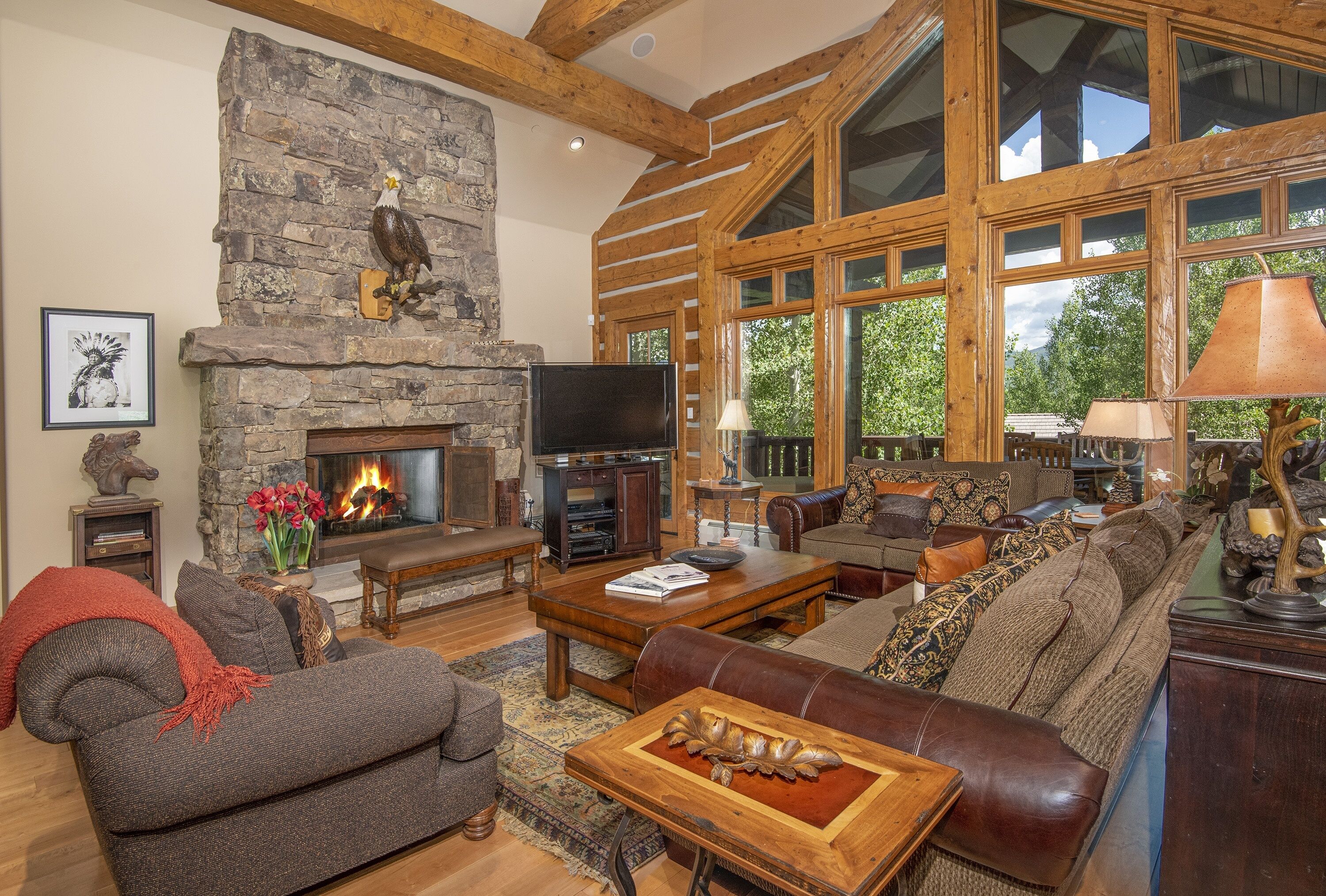 House, 5 Bedrooms | Living area | Smart TV