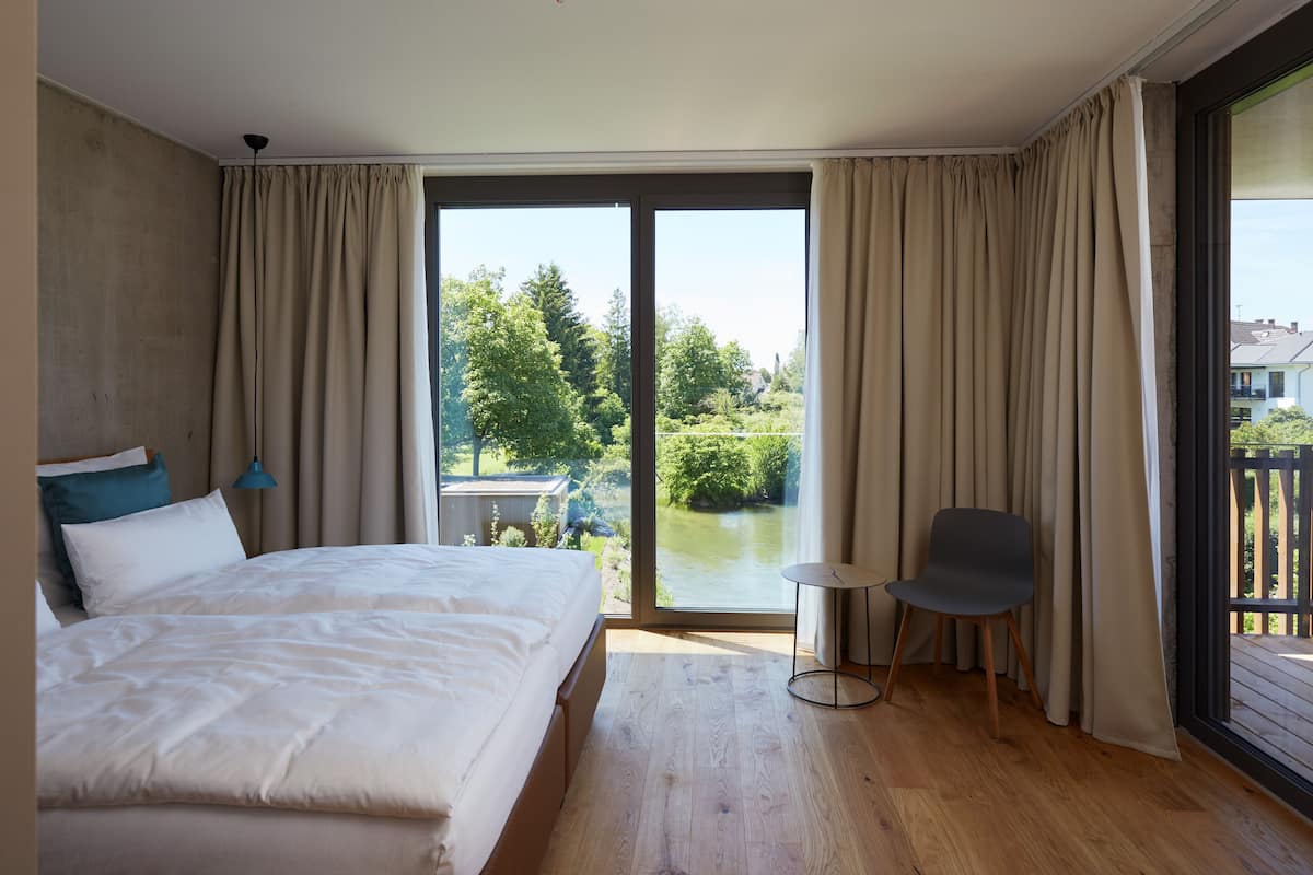 Deluxe appartement ("Über dem Wasser") | 2 slaapkamers, hypoallergeen beddengoed, een kluis op de kamer