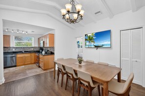 Dining - Spacious 4BR Tropical Retreat Near Coconut Grove (Miami)