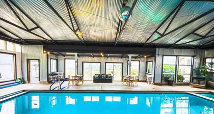 Luxury RV, with ocean views of the Mouth Of Smith River. Indoor heated pool.