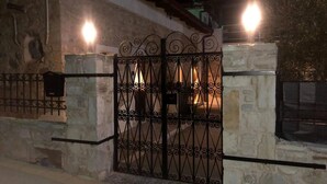 Vila, várias camas | Área de estar