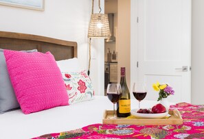 7 bedrooms, iron/ironing board, internet, bed sheets - Stay @ Mimosa Manor - Private Pool, Steps to Beach (Folly Beach)
