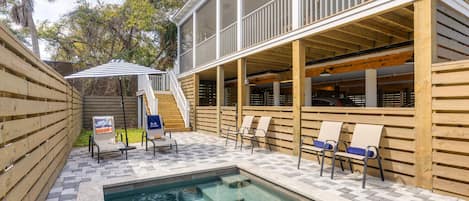 Een verwarmd zwembad