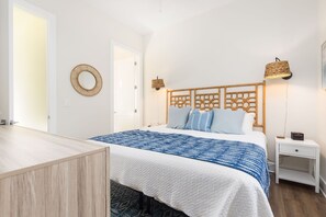 4 bedrooms, iron/ironing board, Internet, bed sheets