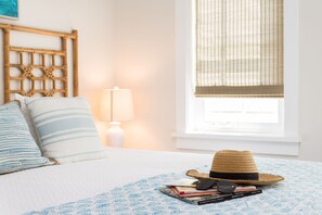 4 bedrooms, iron/ironing board, internet, bed sheets - Stay @ Marie Marsh * Private Pool * Short Walk to Beach (Folly Beach)