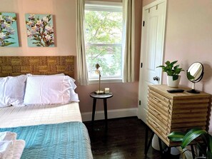 3 Schlafzimmer, Schreibtisch, Bügeleisen/Bügelbrett, Reisekinderbett