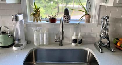 Blue Door: Walk to Avondale, Dog-Friendly w Yard