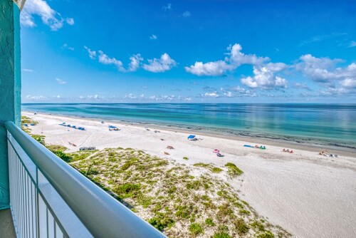 DIRECT BEACH FRONT CONDO!