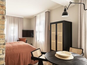 1 habitación, tabla de planchar con plancha, wifi y ropa de cama 