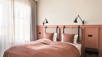 1 habitación, tabla de planchar con plancha, wifi y ropa de cama