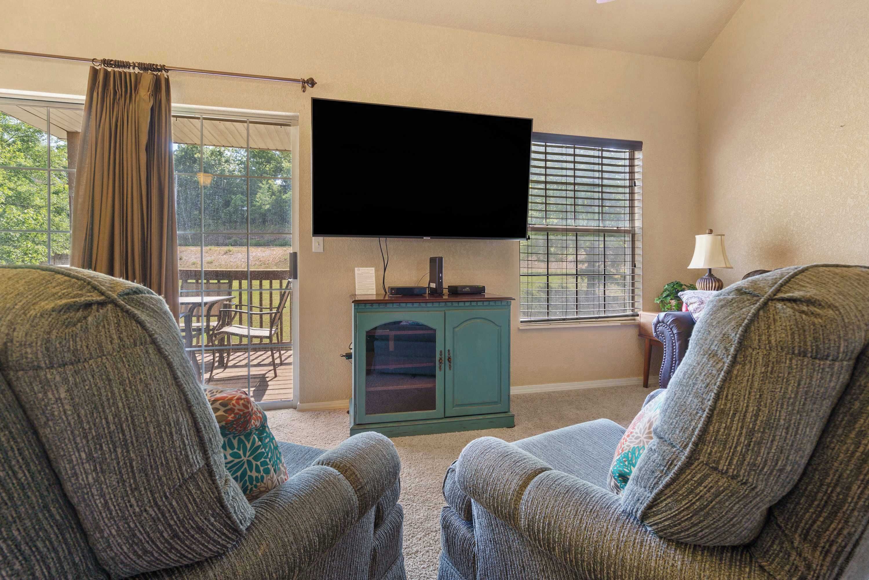 Condo, Multiple Beds, Balcony, Garden View (Journey Down Abby Lane ) | Living area | 42-inch flat-screen TV with digital channels