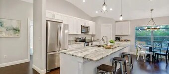 3 bed home w/ beautiful pool in tropical paradise