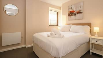1 bedroom, desk, iron/ironing board, WiFi