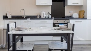 Private kitchen - Spacious & Contemporary 1BED Manchester Apartment (Manchester)