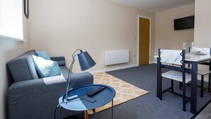 Living area - Spacious & Contemporary 1BED Manchester Apartment (Manchester)