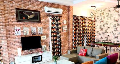 15P Lumut Lovely HOme 9min Beach Karaoke Snooker BBQ in house