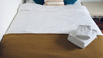 Apartment | 2 bedrooms, iron/ironing board, free WiFi, bed sheets