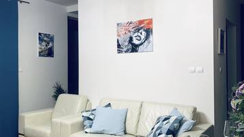 Apartment | Living area | TV