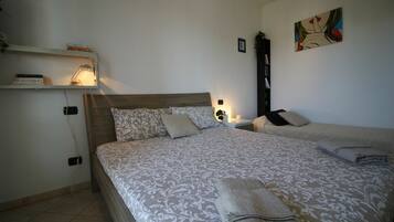 1 camera, accesso a Internet, lenzuola