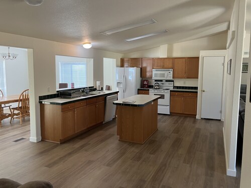 Hayden’s Green Acres on Big Fall Creek, 3BR 2Bath including River Access