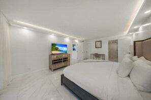 2 多间卧室、办公桌、熨斗/熨衣板、旅行婴儿床