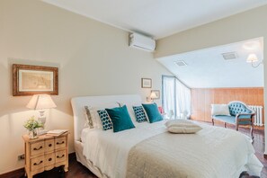 6 slaapkamers, een strijkplank/strijkijzer, gratis wifi, beddengoed