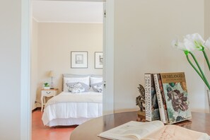 6 Schlafzimmer, Bügeleisen/Bügelbrett, Bettwäsche