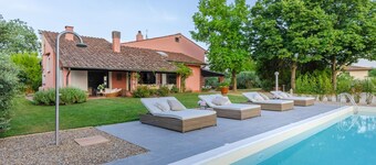 Spacious 6 bedrooms Villa with Private Pool on the Tuscan Hills of Santa Colomba by Pontedera and Bientina