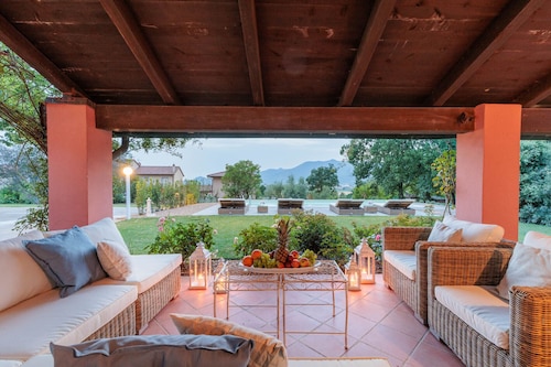 Spacious 6 bedrooms Villa with Private Pool on the Tuscan Hills of Santa Colomba by Pontedera and Bientina