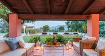 Spacious 6 bedrooms Villa with Private Pool on the Tuscan Hills of Santa Colomba by Pontedera and Bientina