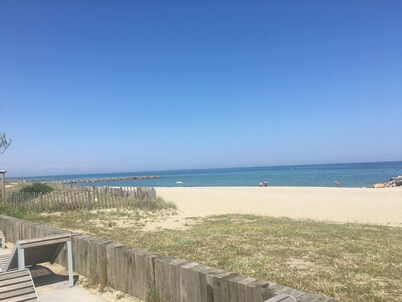 Lovely, quiet apartment close to beach and shops