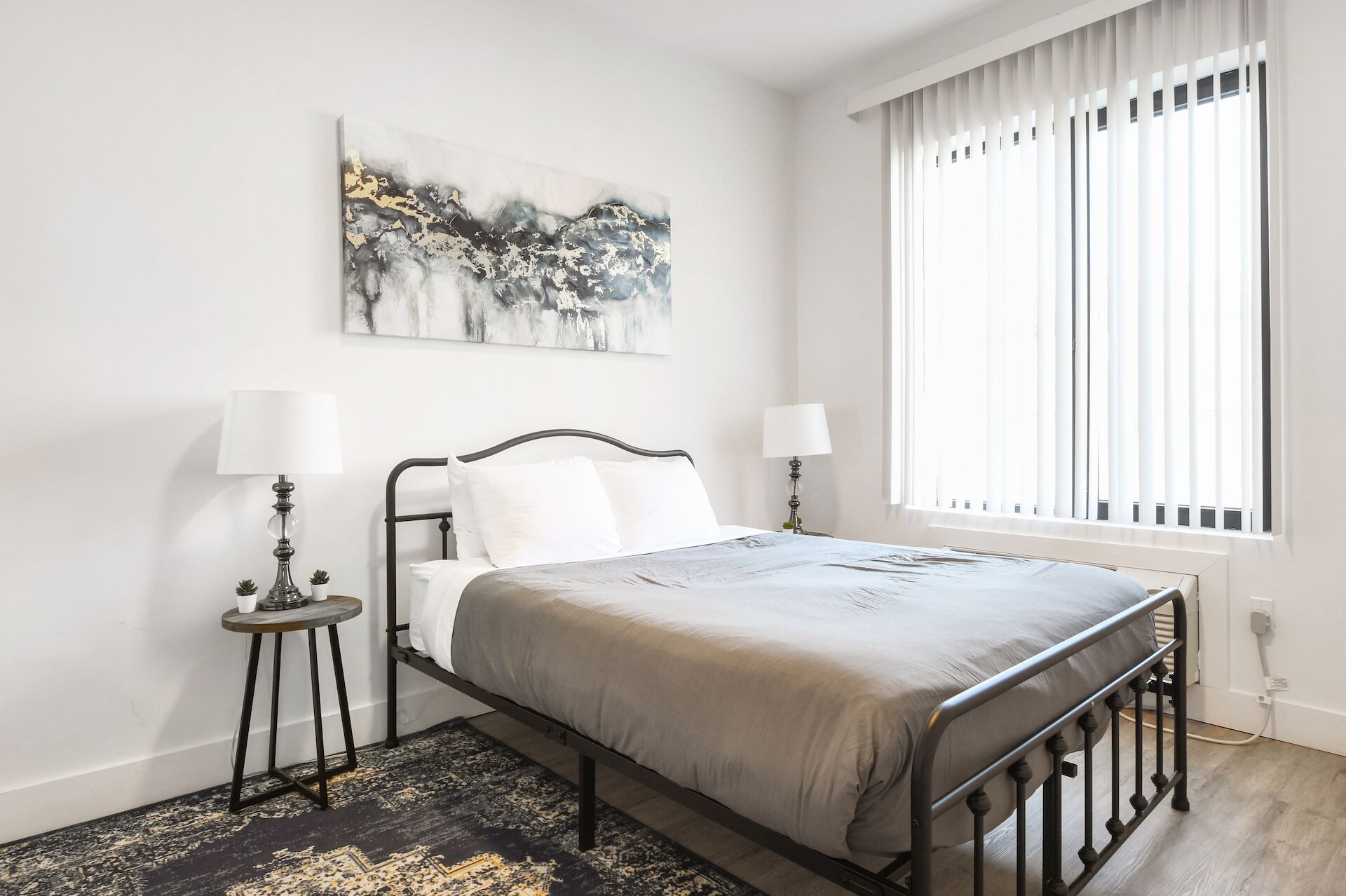 1 habitación, tabla de planchar con plancha, wifi gratis y ropa de cama 