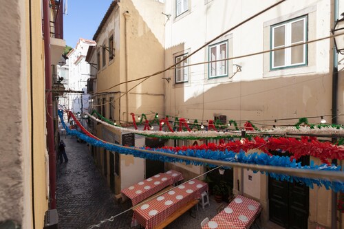 FLH Typical Alfama Apartment