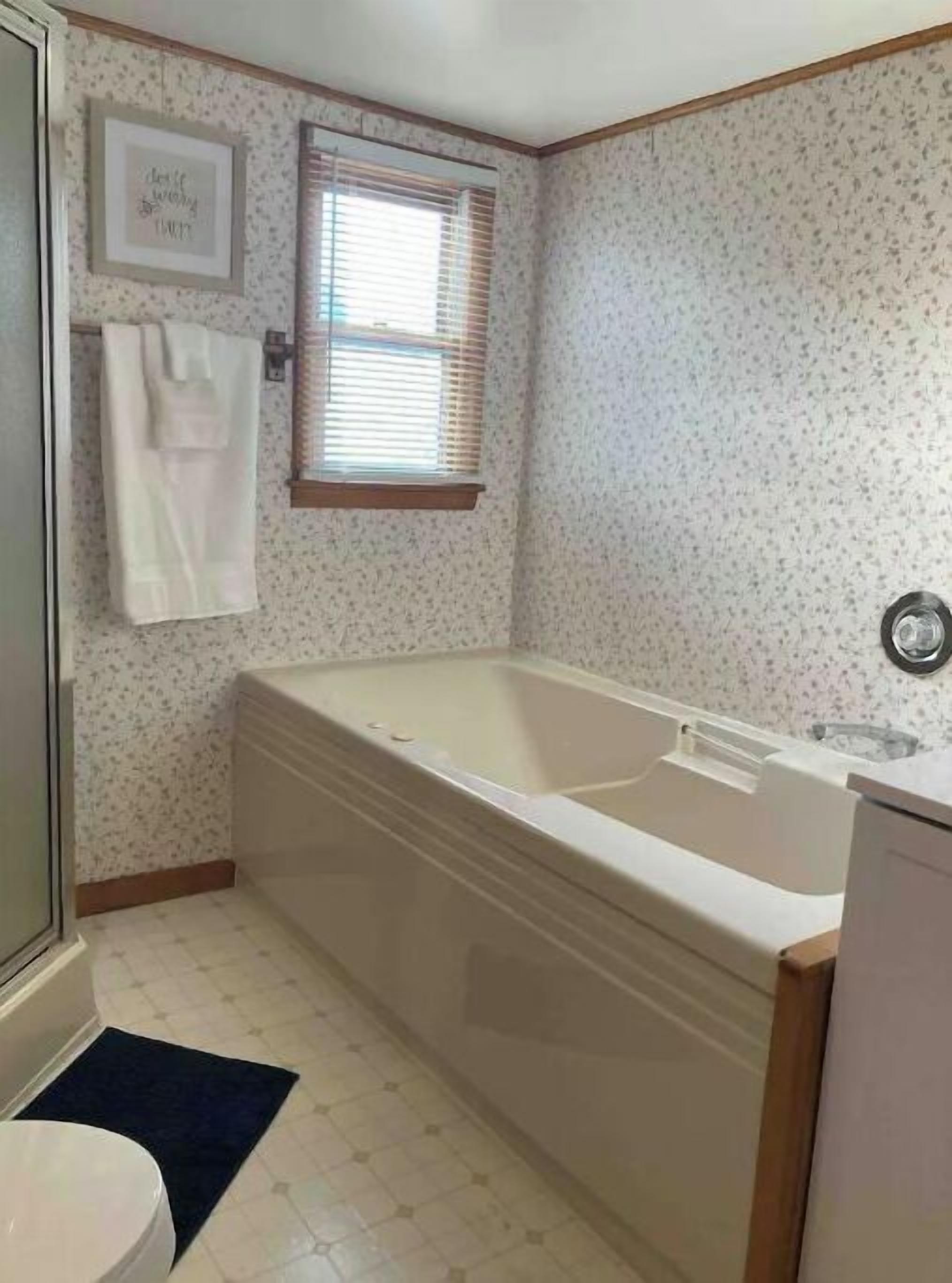 Shower, towels