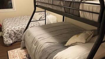 3 bedrooms, free WiFi, bed sheets