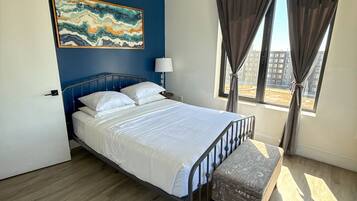 2 bedrooms, iron/ironing board, free WiFi, bed sheets