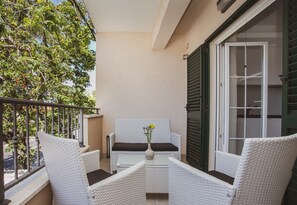 House, Multiple Beds | Balcony - Luxury Modern House, Just 1 min Walk to the Beach (Dugi Rat)