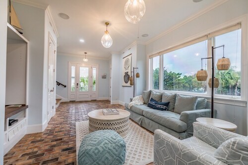 Oceanfront, Two golf carts included- Calypso - 705 Rock Beauty