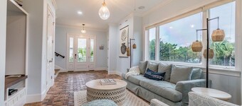 Oceanfront, Two golf carts included- Calypso - 705 Rock Beauty