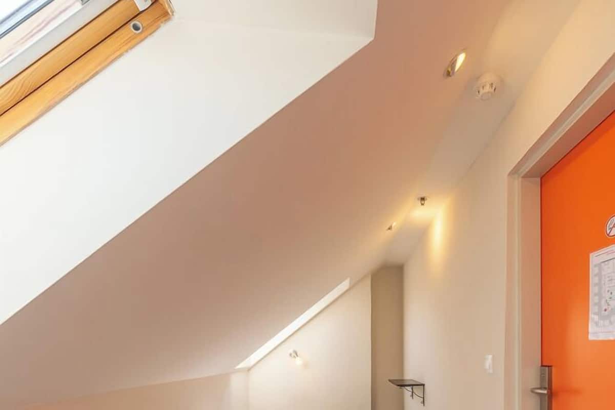 Mini Single Room with Shared Bathroom | Free WiFi, bed sheets
