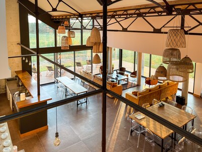 OUTSTANDING GITE - 500 m2 - 12 BEDROOMS - SLEEPS 27