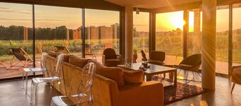 OUTSTANDING GITE - 500 m2 - 12 BEDROOMS - SLEEPS 27