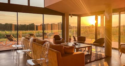 OUTSTANDING GITE - 500 m2 - 12 BEDROOMS - SLEEPS 27