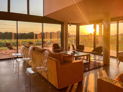 OUTSTANDING GITE - 500 m2 - 12 BEDROOMS - SLEEPS 27