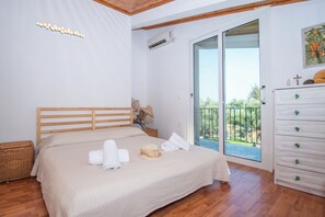 3 bedrooms, travel crib, WiFi - Il Greco   (Zakynthos)