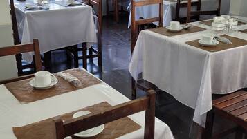 Desayuno buffet incluido todos los días