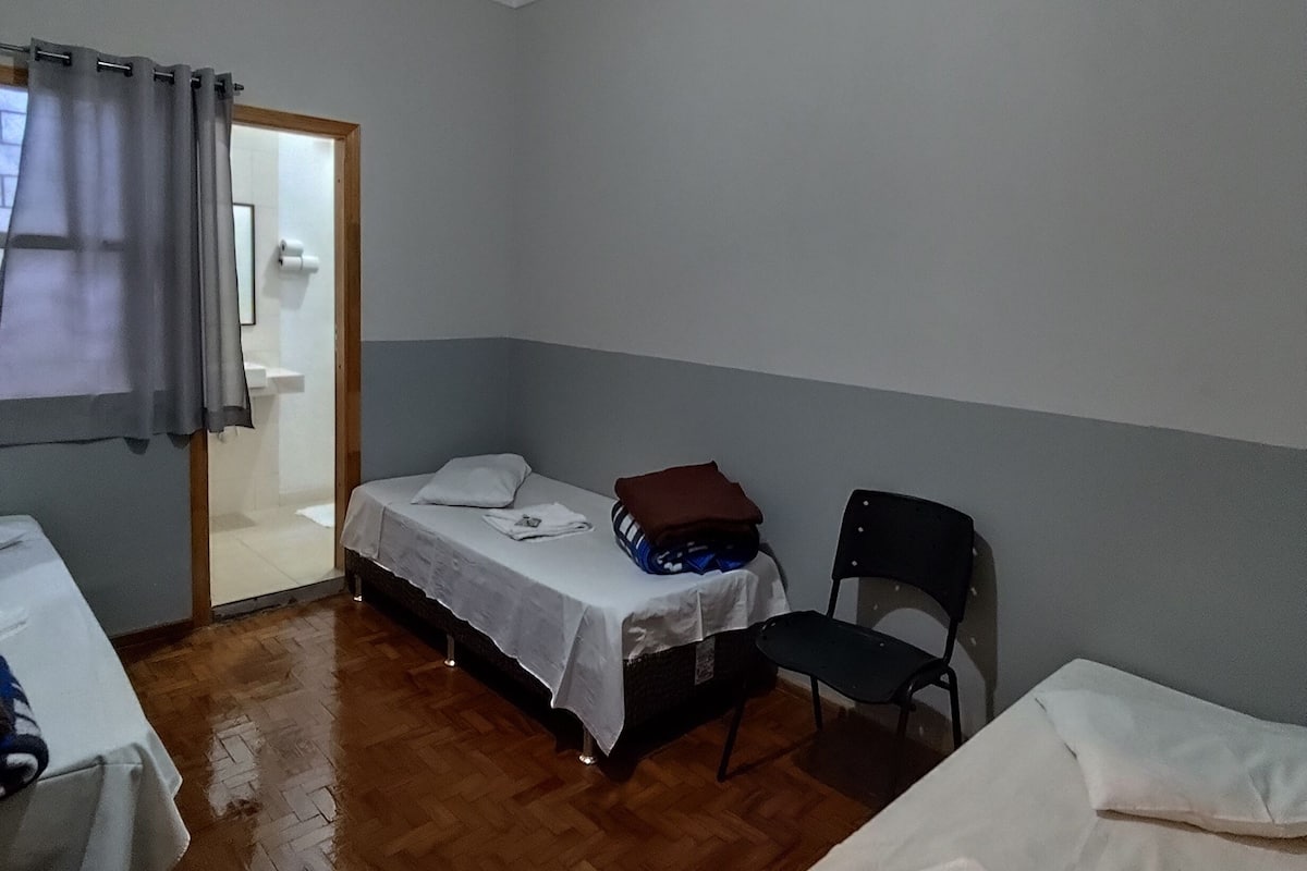 Minibar, desk, laptop workspace, free WiFi