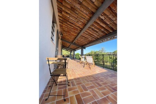 Charmant Studio Avec Piscine et Parc Arboré